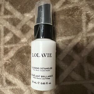 Lolavie Glossing Detangler Travel Size new- new/unopened - 5 for $25 sale
